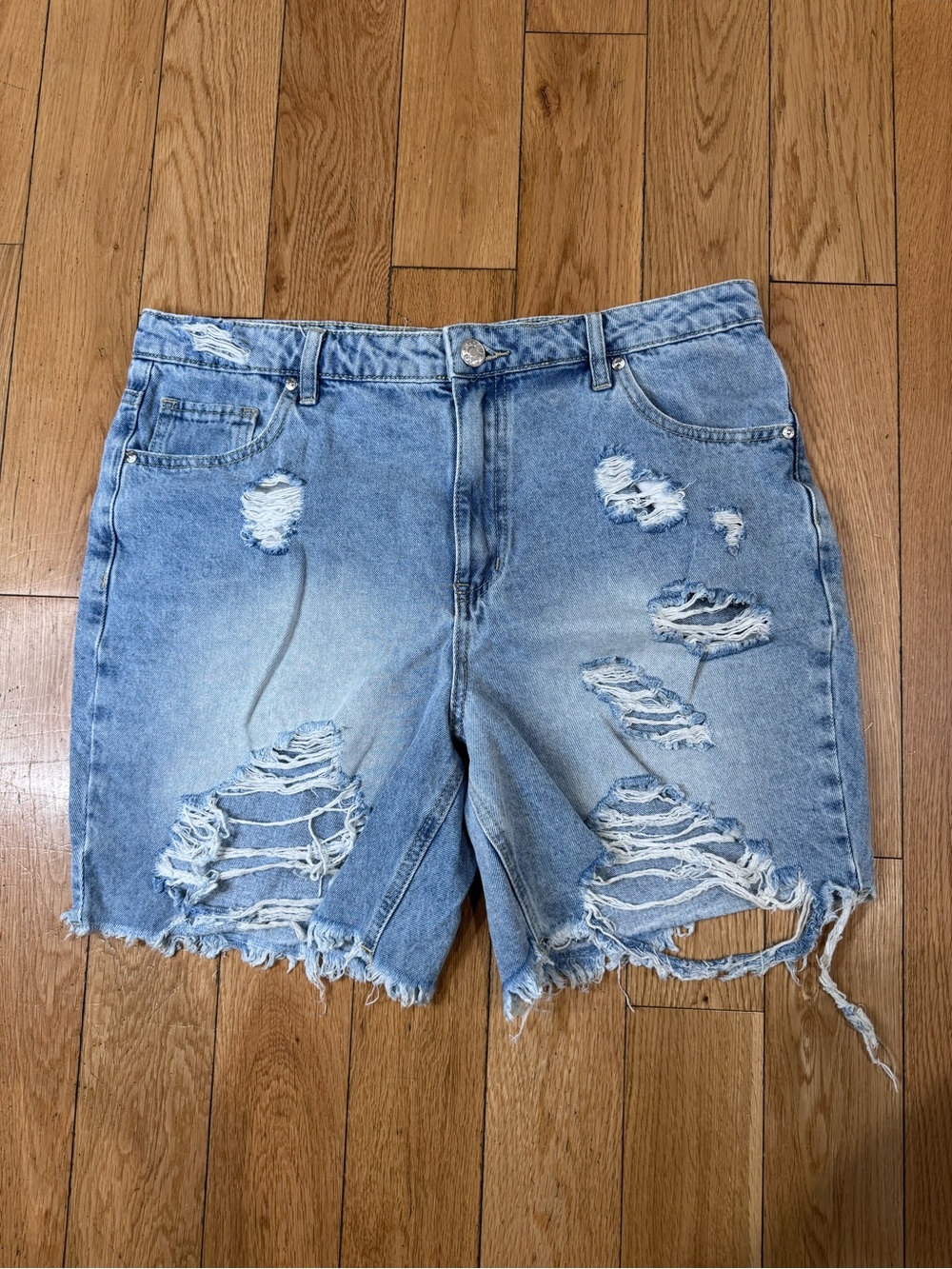 Distressed Denim Jean Shorts Madden NYC 13